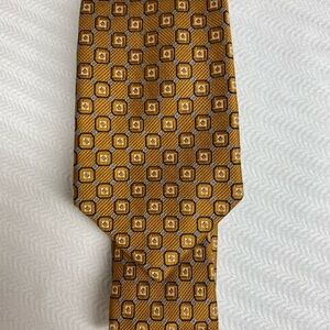 JOS A Bank Gold Silk Tie Geometric Pattern Executive Collection Luxury